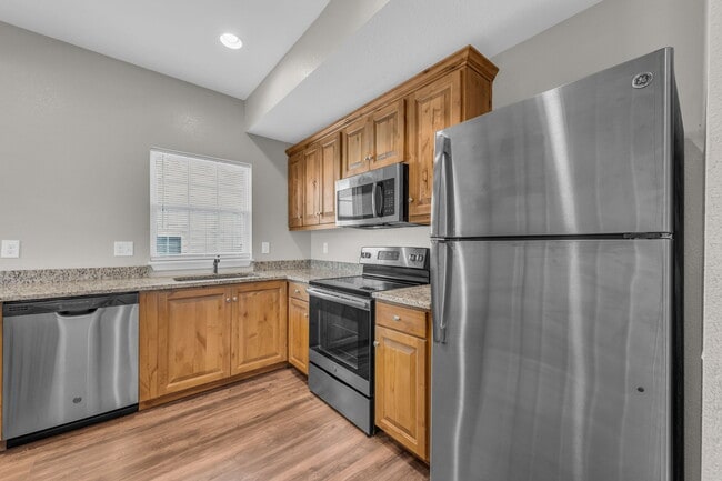 Building Photo - AUTUMN WOODS