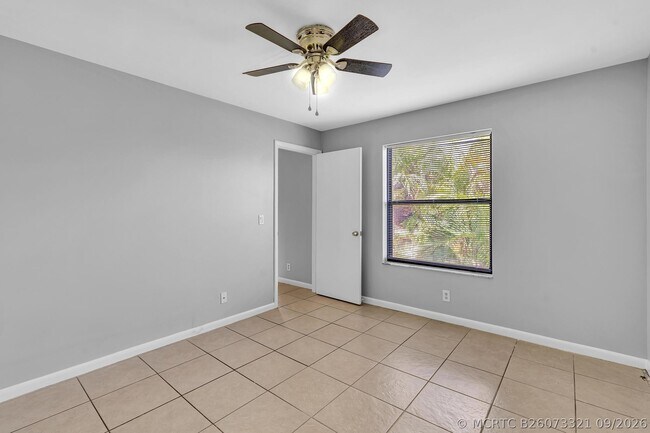 Building Photo - 21904 Lake Forest Cir