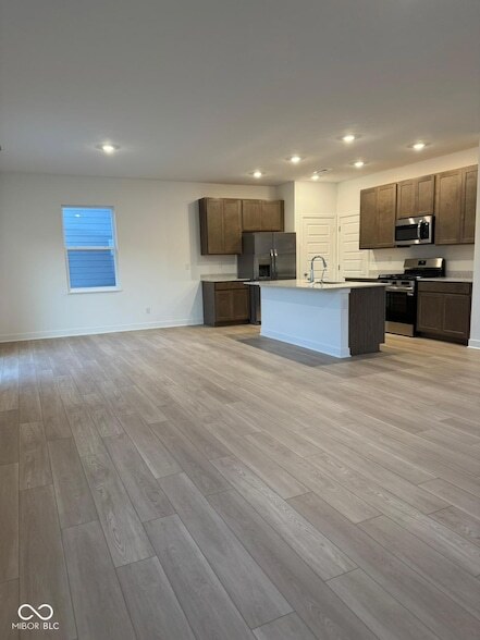 Building Photo - 15354 Farrington Rd