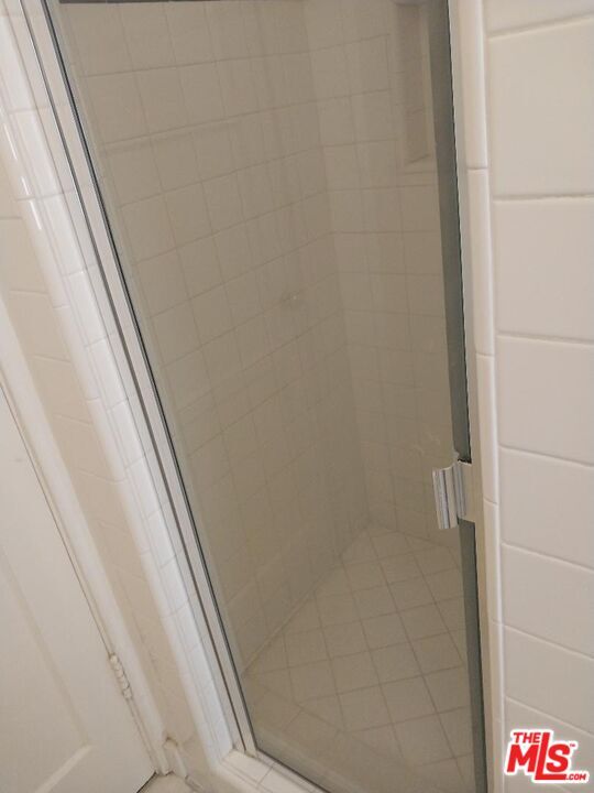 Building Photo - 8559 Holloway Dr
