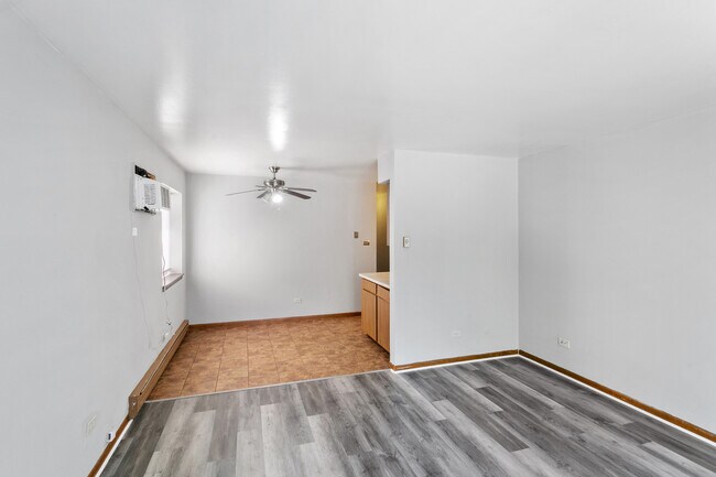 Building Photo - 17754 Rosewood Dr