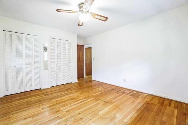 Building Photo - Spacious 5BR / 3BA House in Marietta