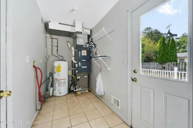 Building Photo - 1317 3rd Ave