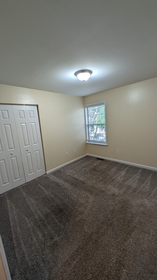 Building Photo - 1185 Ashford Ln