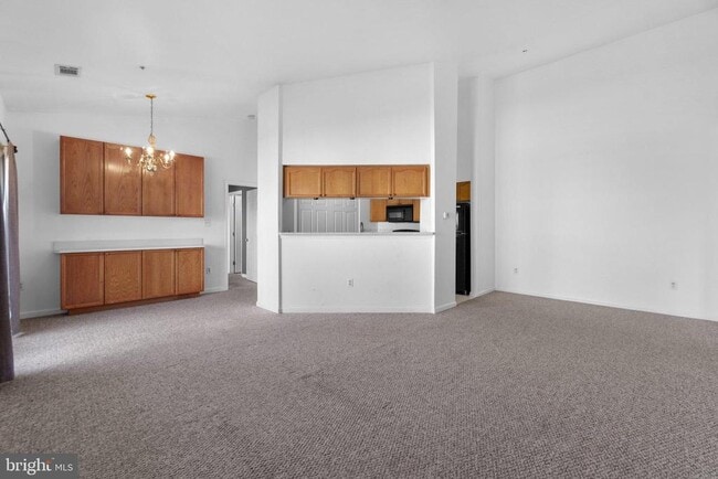 Building Photo - 8200 Blue Heron Dr