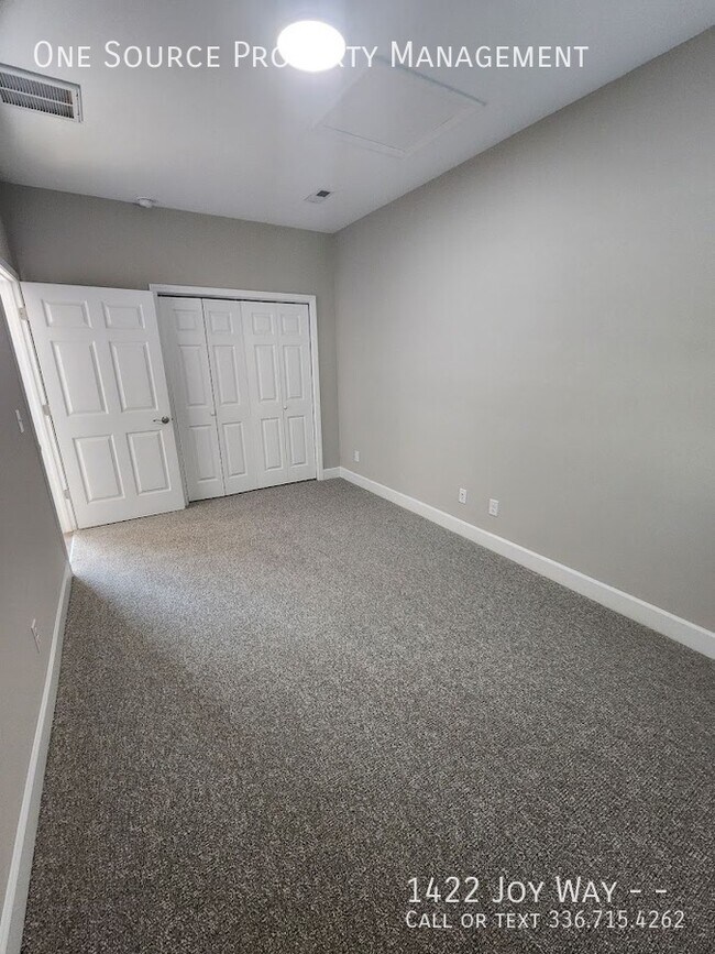 Building Photo - 1422 Joy Wy