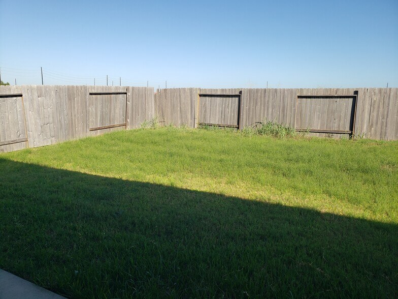 Building Photo - 14431 Sweet Water Dr