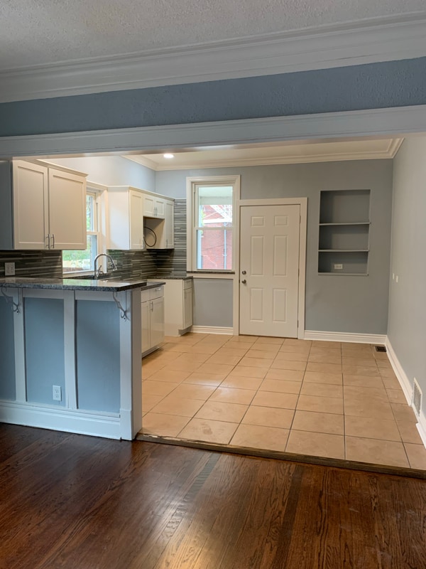 Building Photo - 8109 S Dorchester Ave