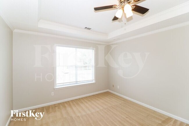 Building Photo - 4015 Fairway View Cir E