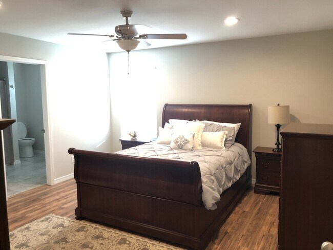 Building Photo - 124 Plantation Cir