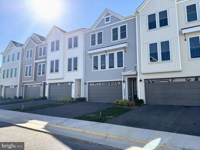 Building Photo - 122 Galaxy Pl