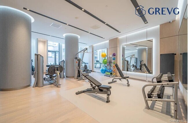 Building Photo - 136-18 Maple Ave