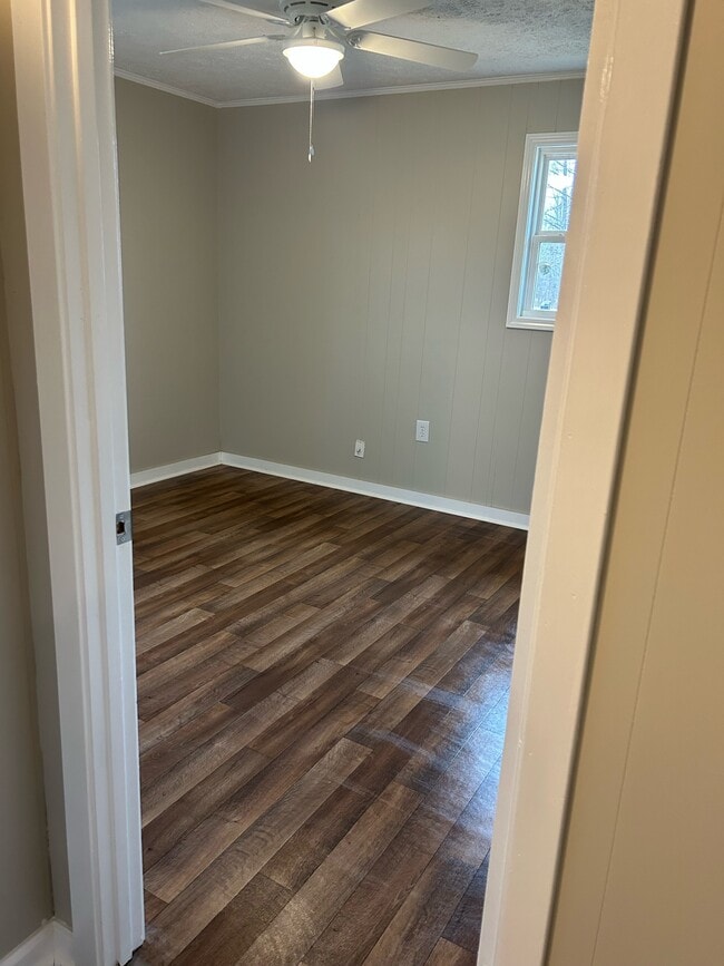 Building Photo - 807 Salmon Rd