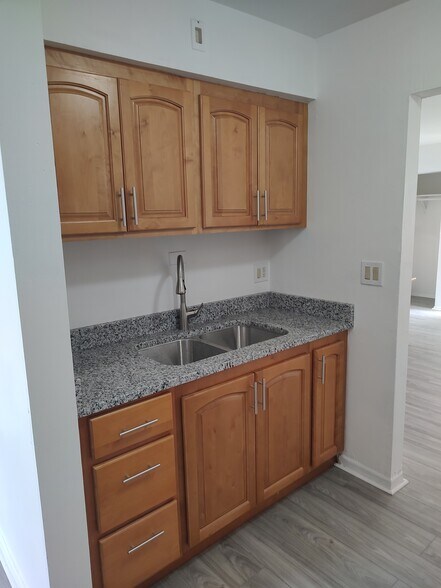 Building Photo - 161 N Ohio St