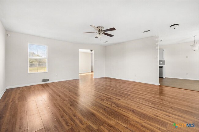 Building Photo - 4006 Waterproof Dr