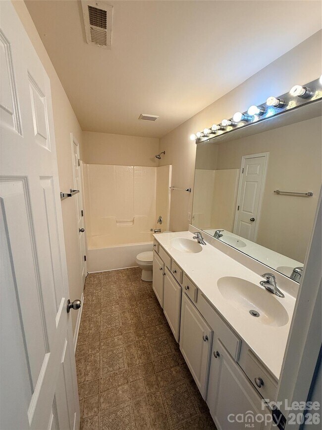 Building Photo - 11224 Cypress View Dr