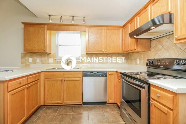 Building Photo - 3 Bedroom Pet-Friendly Home in La Vergne, TN with Main Street Renewal