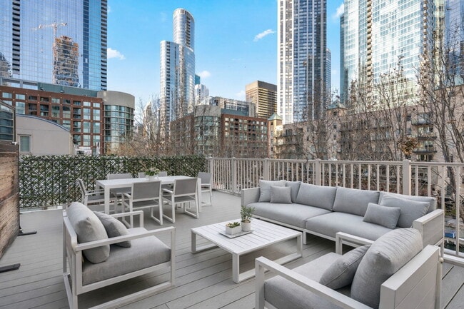 Building Photo - 424 E North Water St