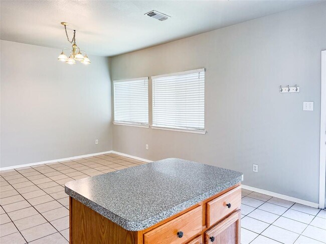Building Photo - 6406 Provident Green Dr