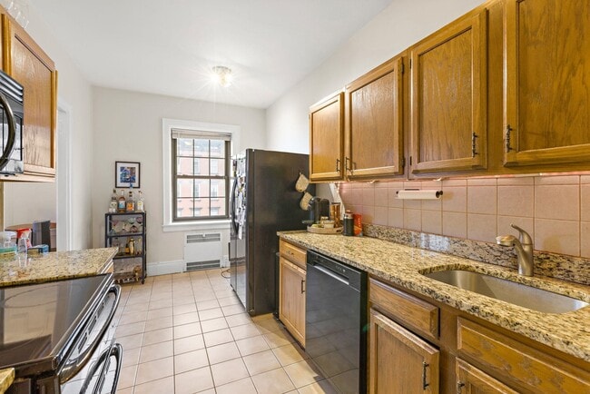 Building Photo - 1015 Washington St