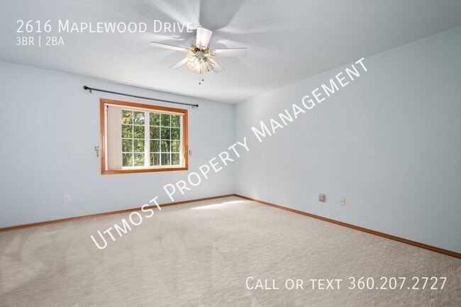 Building Photo - 2616 Maplewood Dr