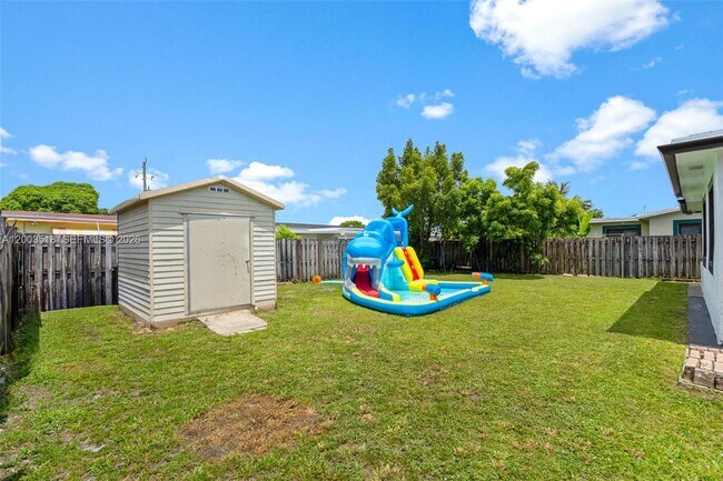 Building Photo - 2485 NW 84th Way