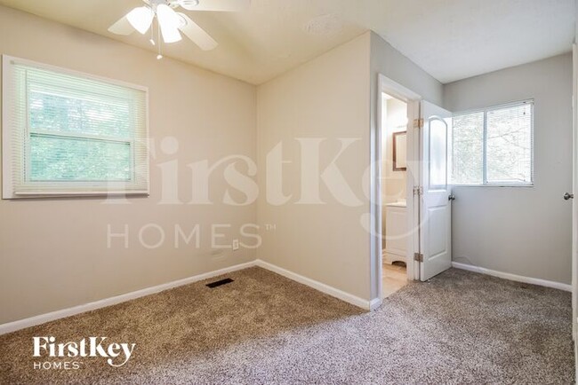 Building Photo - 8277 Dunellen Ln