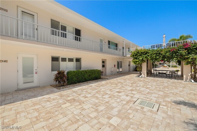 Building Photo - 548 Broad Ave S