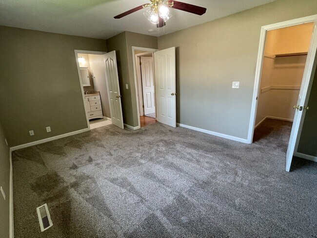 Building Photo - 1570 Camille Ct