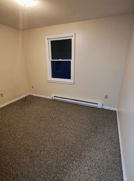Building Photo - 24 McGuinness St