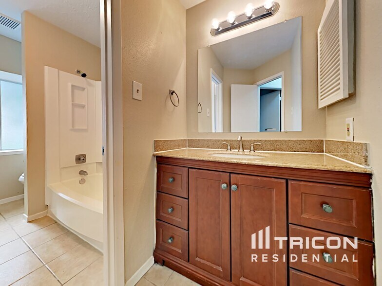 Building Photo - 9515 Denbridge Dr