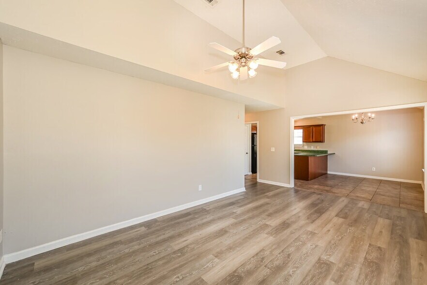 Building Photo - 1303 Tonya Dr
