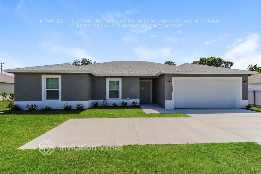 Primary Photo - 1042 SW Del Rio Blvd