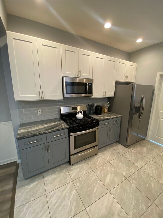 Building Photo - 5706 Warrington Ave