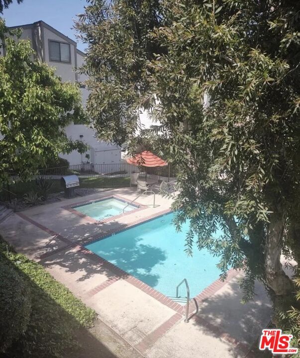 Building Photo - 18433 Hatteras St