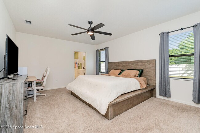 Building Photo - 943 Remington Green Dr SE