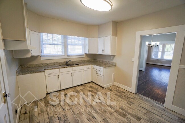 Building Photo - 1785 Steiner Ave SW