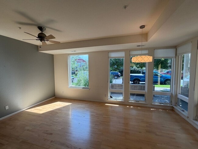Building Photo - 1651 Zamia Ave