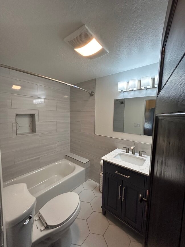 Building Photo - 1601 Plumas St