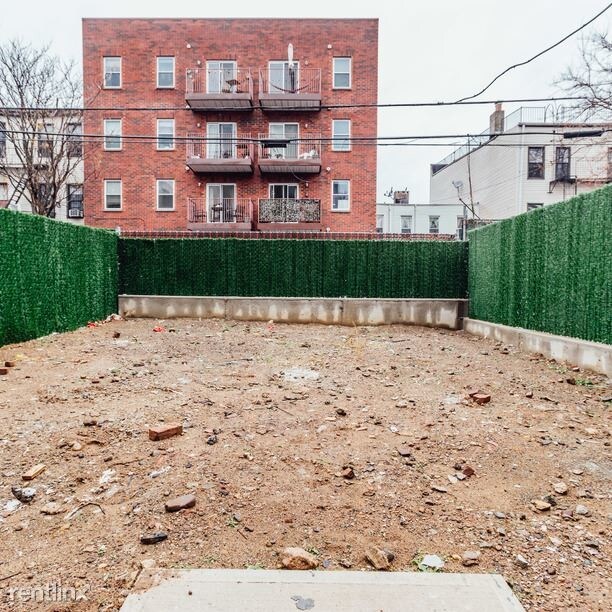 Building Photo - 83 Starr St