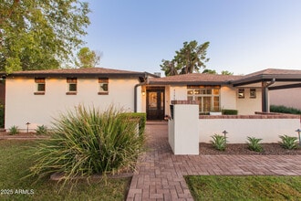 Building Photo - 4245 E Earll Dr