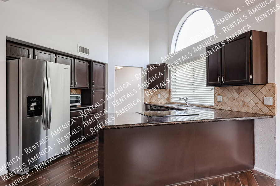 Building Photo - 967 E Rockwell Dr