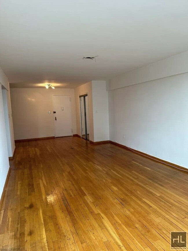 Primary Photo - 2610 Ocean Pkwy