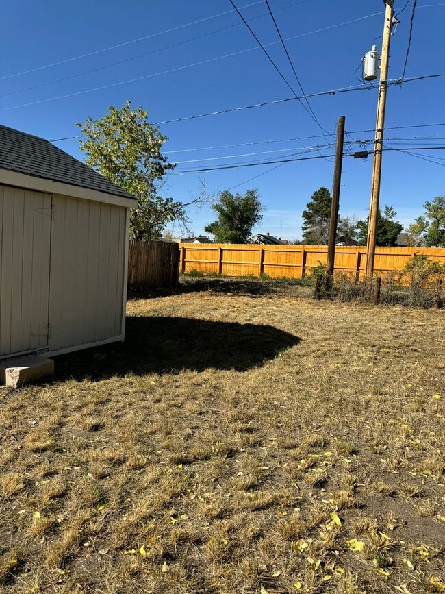 Building Photo - 2114 E 11th St