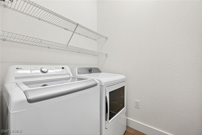 Building Photo - 10264 Cobble Notch Loop