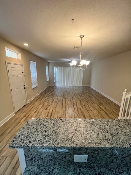 Dining Area - 6058 Twain St