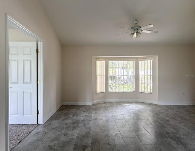 Building Photo - 1150 Chase Dr