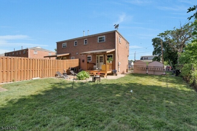 Building Photo - 640 Desota Dr