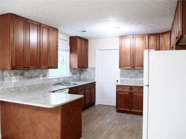 Building Photo - 3040 Oak Meadow Dr
