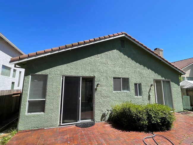 Building Photo - Beautiful 3/2 Elk Grove Home